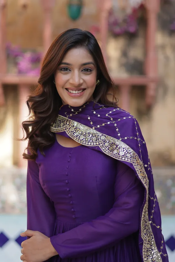 Jambali_Desirable__Fully_Flair_Gown_Made_With_Star_Georgette_Fabrics_And_Designer_Embroidered_Dupatta__For_Women