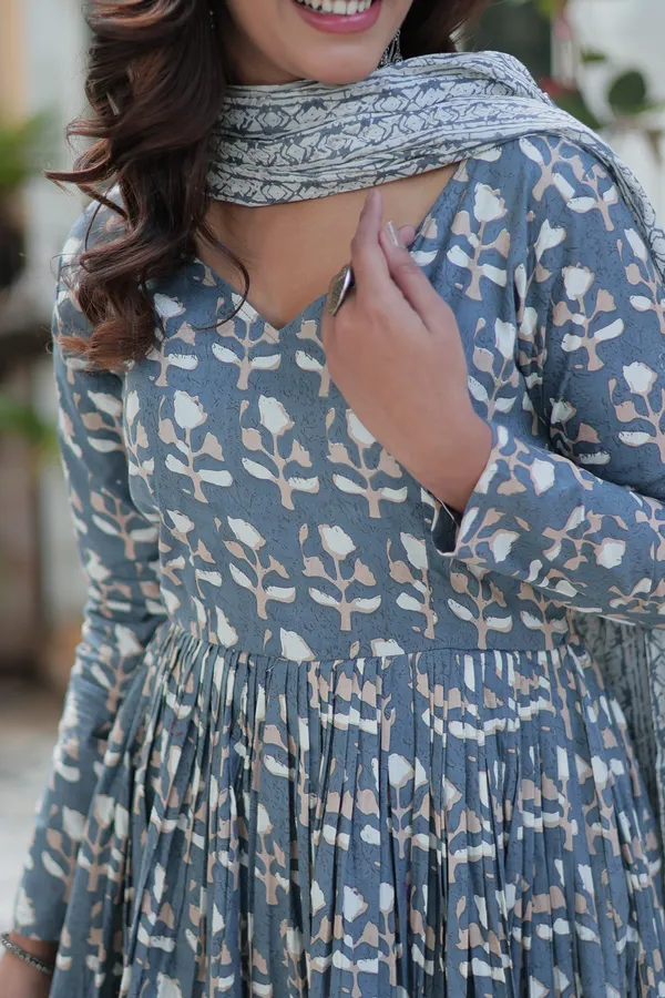 Grey_Premium_Readymade_Kurti_With_Pant_&_Dupatta_Set_Push_Premium_For_Women