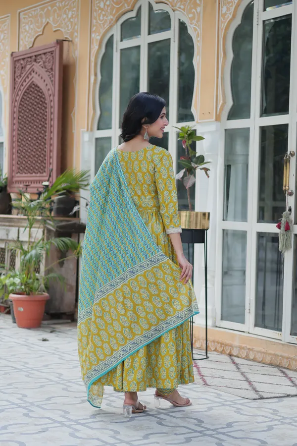 Light_Green_Premium_Readymade_Kurti_With_Pant_&_Dupatta_Set_Push_Premium_For_Women