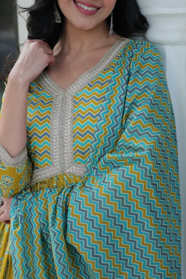 Light_Green_Premium_Readymade_Kurti_With_Pant_&_Dupatta_Set_Push_Premium_For_Women