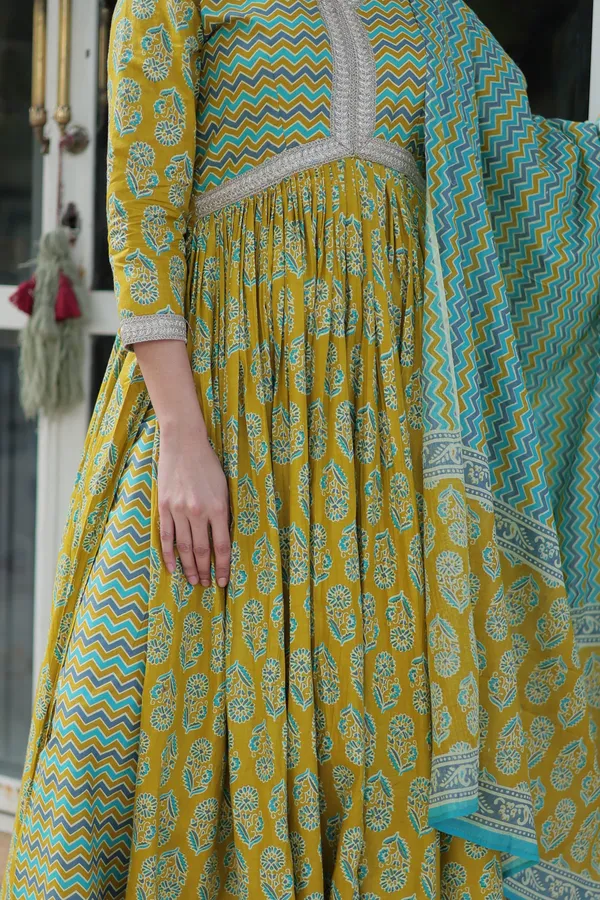 Light_Green_Premium_Readymade_Kurti_With_Pant_&_Dupatta_Set_Push_Premium_For_Women
