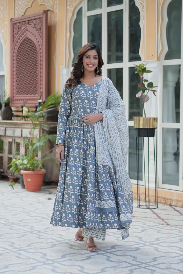 Grey_Premium_Readymade_Kurti_With_Pant_&_Dupatta_Set_Push_Premium_For_Women