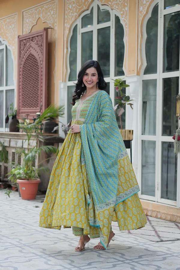 Light_Green_Premium_Readymade_Kurti_With_Pant_&_Dupatta_Set_Push_Premium_For_Women