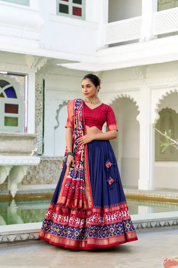Presenting_a_perfectly_blended_Tussar_silk_lehenga_for_festive_season
