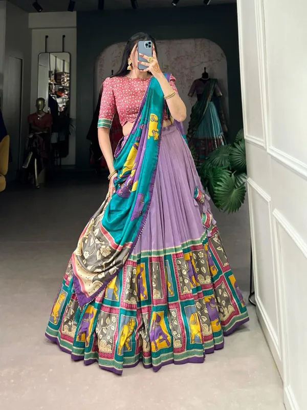 Whether_it’s_a_day_wedding,_mehndi,_or_sangeet_this_lehenga_makes_every_moment_Instagram-worthy.Pure_Dolla_silk_chaniya_choli_with_viving_mill_foil