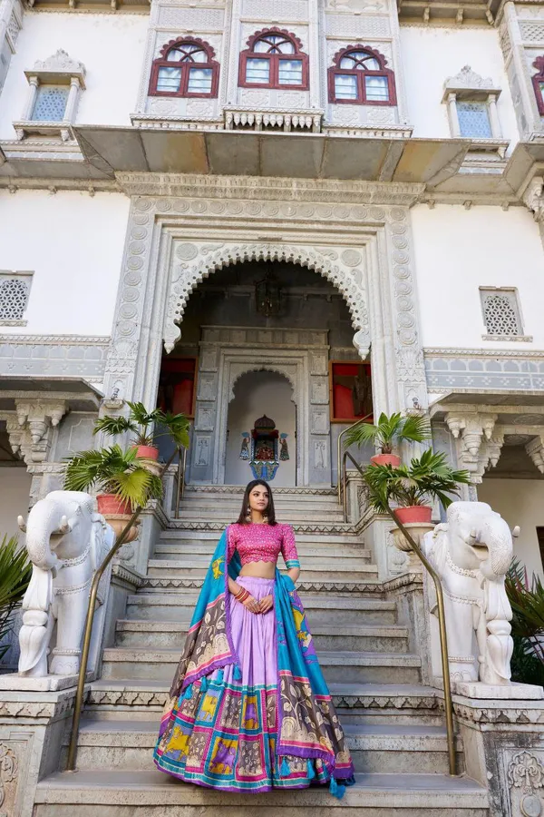 Whether_it’s_a_day_wedding,_mehndi,_or_sangeet_this_lehenga_makes_every_moment_Instagram-worthy.Pure_Dolla_silk_chaniya_choli_with_viving_mill_foil