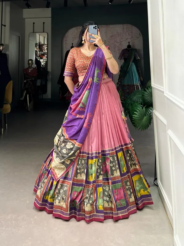 Whether_it’s_a_day_wedding,_mehndi,_or_sangeet_this_lehenga_makes_every_moment_Instagram-worthy.Pure_Dolla_silk_chaniya_choli_with_viving_mill_foil
