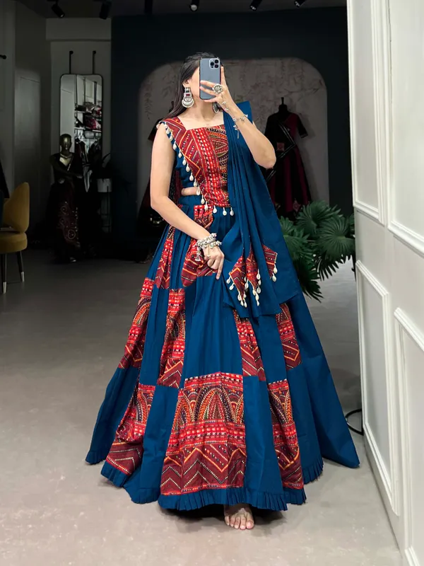Add_this_phenomenal_spirit_of_our_navratri_lehenga_with_printed_design_in_your_garba_collection_to_make_imperial_impressions_on_garba_night??