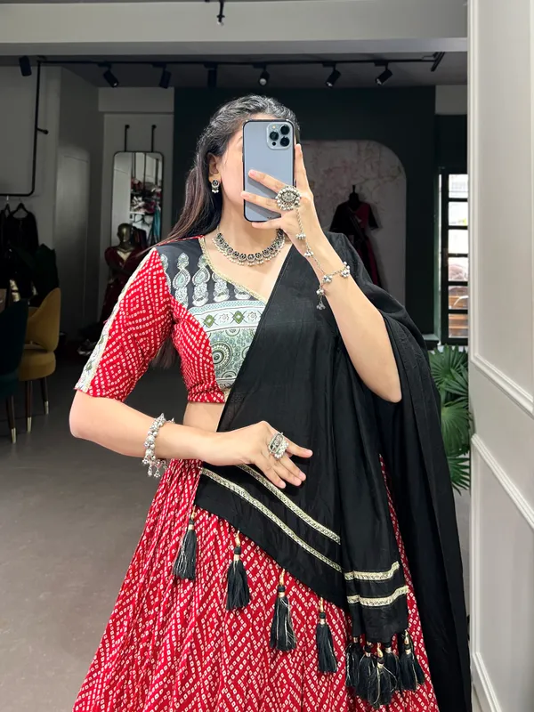 Celebrate_the_divine_with_a_swirl_of_Bandhej_and_Ajrakh_prints._Your_Navratri,_your_style