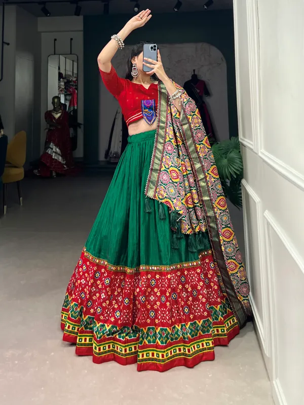 There_sense_of_magic_in_Navratri_with_this_lehenga