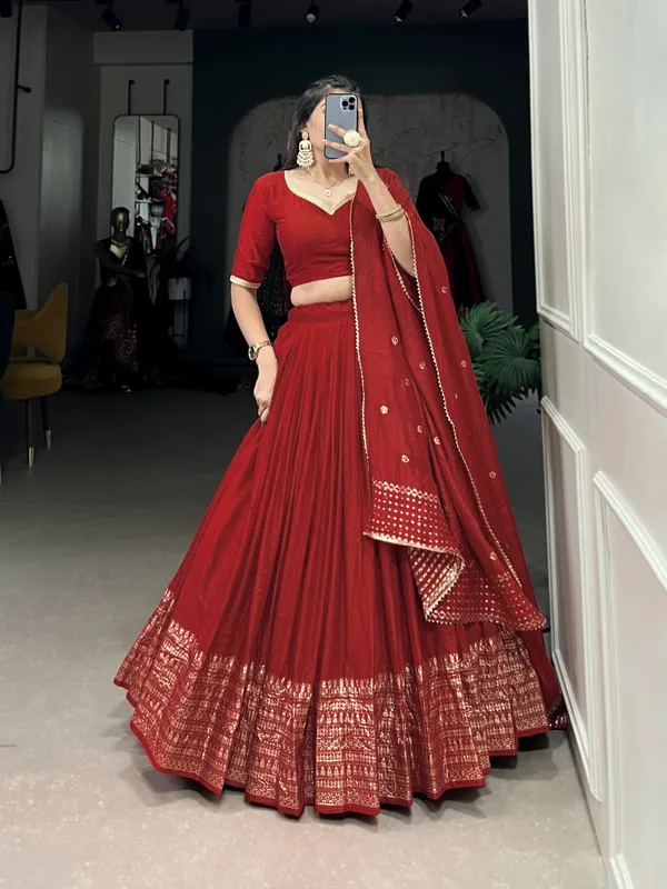 Crafted_for_Grace_and_Beauty:_Pure_Chanderi_Plain_Lehenga_with_Intricate_Zari_Work_Border,_Accompanied_by_Sequin_Embellished_Dupatta_??