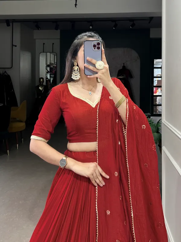 Crafted_for_Grace_and_Beauty:_Pure_Chanderi_Plain_Lehenga_with_Intricate_Zari_Work_Border,_Accompanied_by_Sequin_Embellished_Dupatta_??