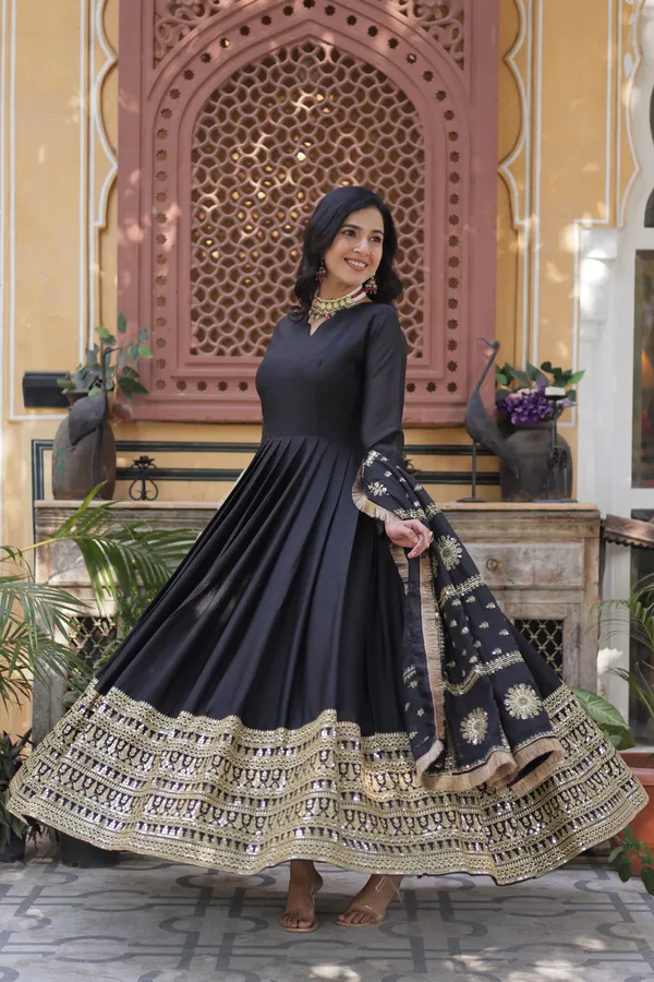 Black_Star_Georgette_with_Embroidery_Zari_Sequins-work_Gold_For_Women