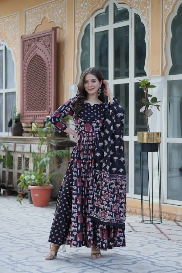 Black_Kurti_With__Pant_And__Dupatta_Set_Ethnic_Wear_Push_Premium_For_Women