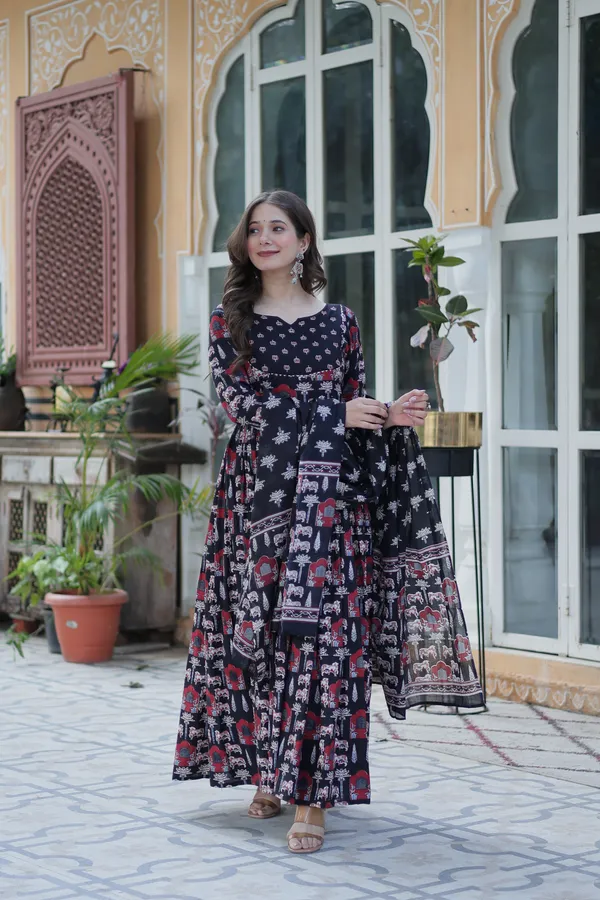 Black_Kurti_With__Pant_And__Dupatta_Set_Ethnic_Wear_Push_Premium_For_Women