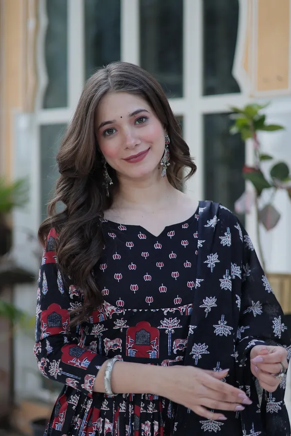 Black_Kurti_With__Pant_And__Dupatta_Set_Ethnic_Wear_Push_Premium_For_Women
