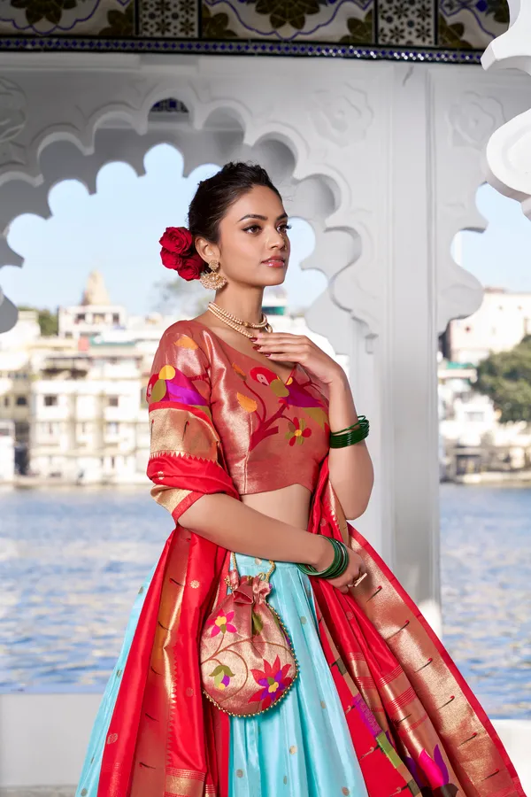 Paithani_–_an_art_form_that_transcends_time_and_trends