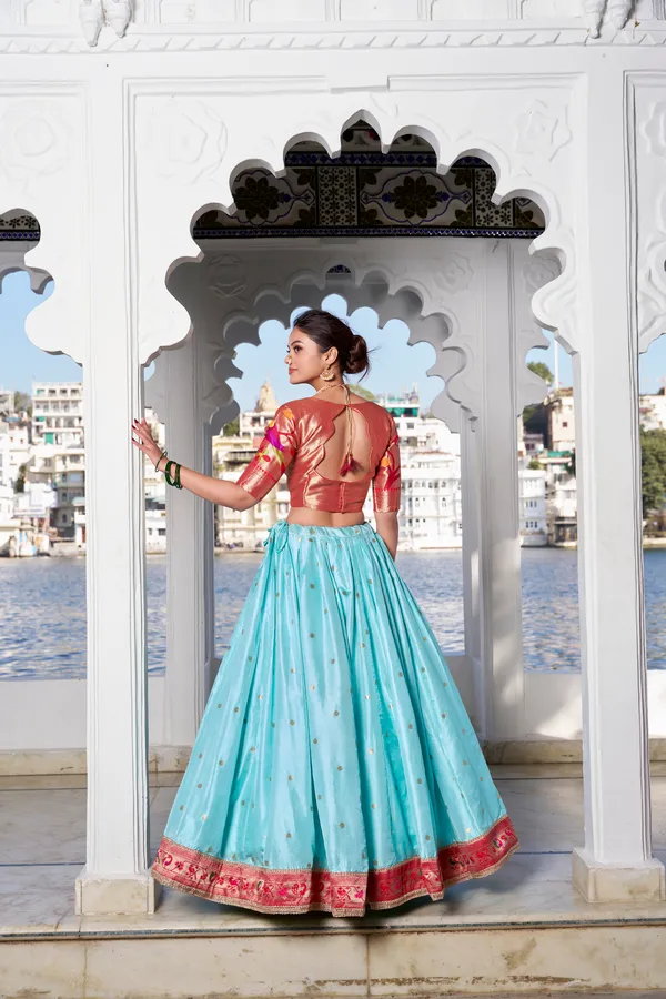 Paithani_–_an_art_form_that_transcends_time_and_trends