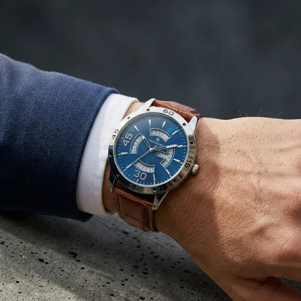 Classic_Brown_Strap_Date_and_Day_Watch_for_Men_TD16518