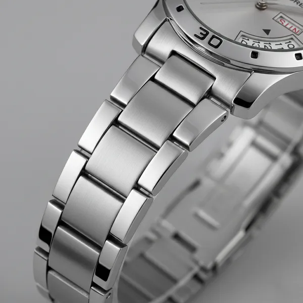 Silver_Date_And_Day_Round_Dial_Watch_With_1_year_warranty_for_Women