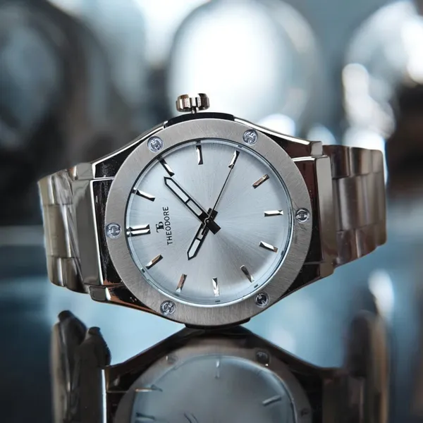 Silver_Shade_Heavy_Metal_Chain_Party_Wear_Watch_With_1_year_warranty_for_Men