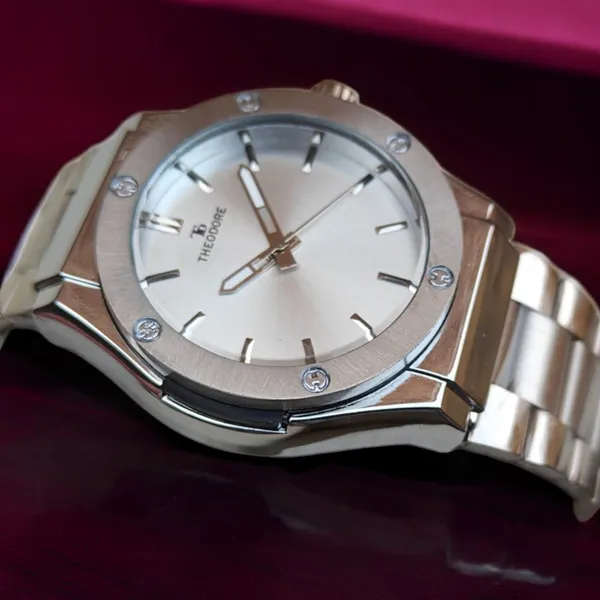 Silver_Shade_Heavy_Metal_Chain_Party_Wear_Watch_With_1_year_warranty_for_Men