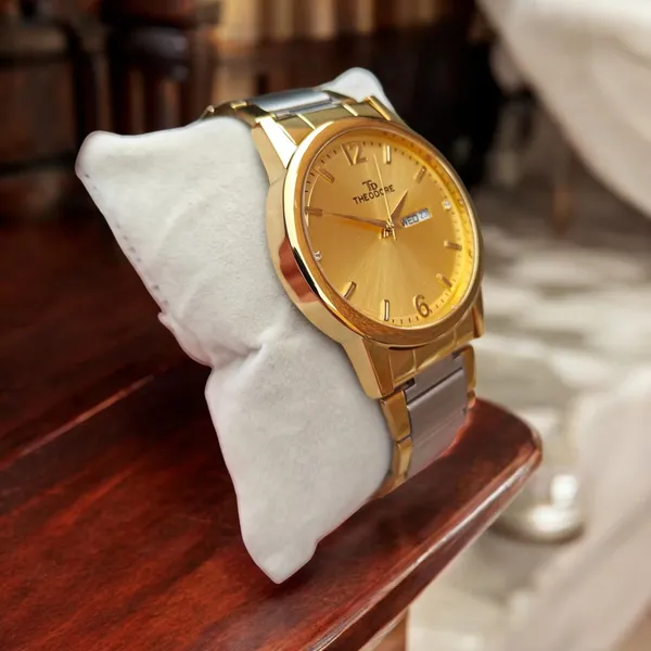 Silver_and_Rose_Gold_Dual_Tone_Date_And_Day_Round_Dial_Watch_With_1_year_warranty_for_Men