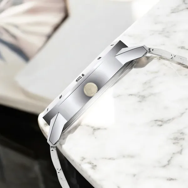 White_Date_And_Day_Round_Dial_Watch_With_1_year_warranty_for_Women
