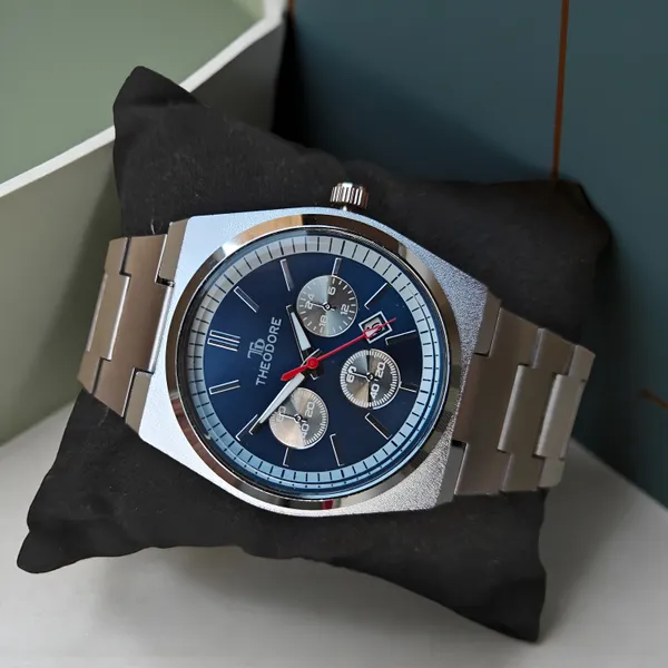 Theodore_Classic_Metal_Chain_and_Date_Series_Watch