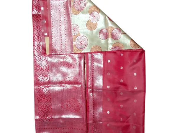 Half_White_Kaveri_Pattu_Silk_Saree_For_Women