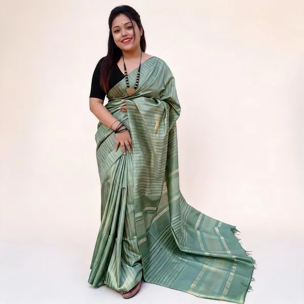 Green_Silk_Handloom_Striped_Traditional_Saree_For_Women