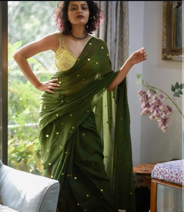 Olive_Green_100%_Pure_Mul_Cotton_Trending__Sequin_Embellished_Saree_For_Women