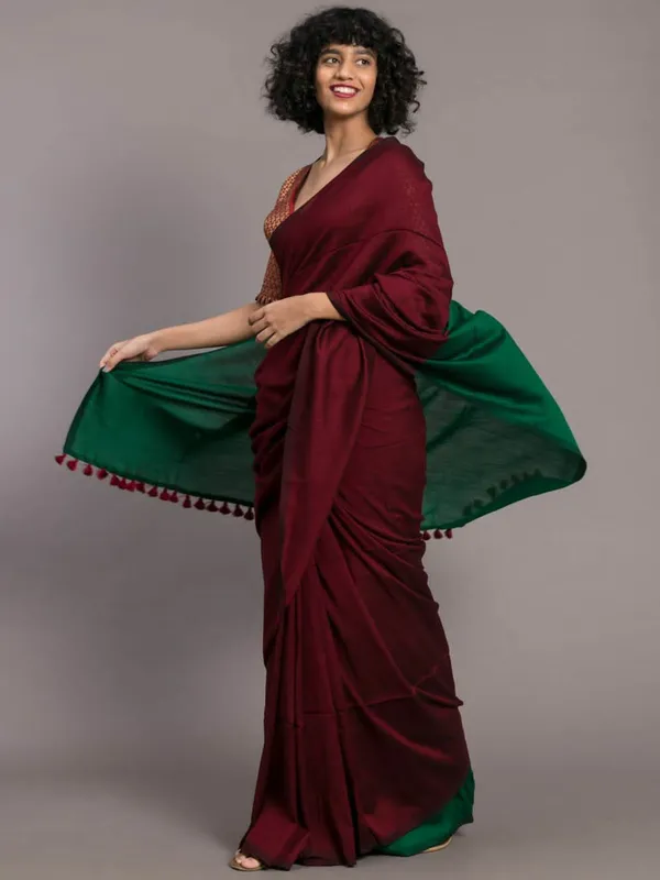 Maroon_Cotton_Handloom_Reversible_Tassel_Border_Saree_For_Women