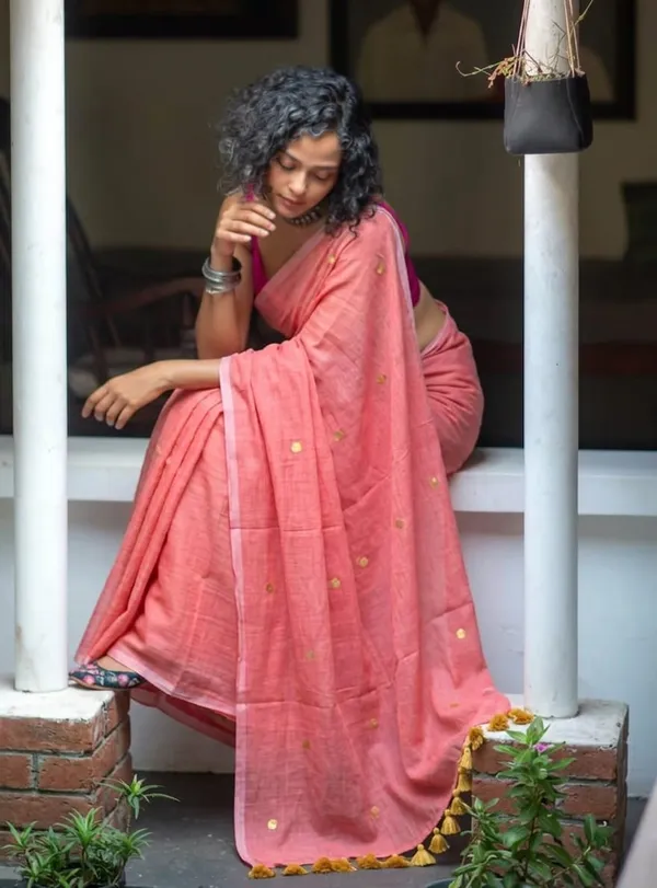 Pink_100%_Pure_Mul_Cotton_Trending_Gold_Booti_Saree_For_Women