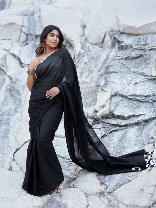 Black_Chiffon_Printed_Border_Saree_For_Women