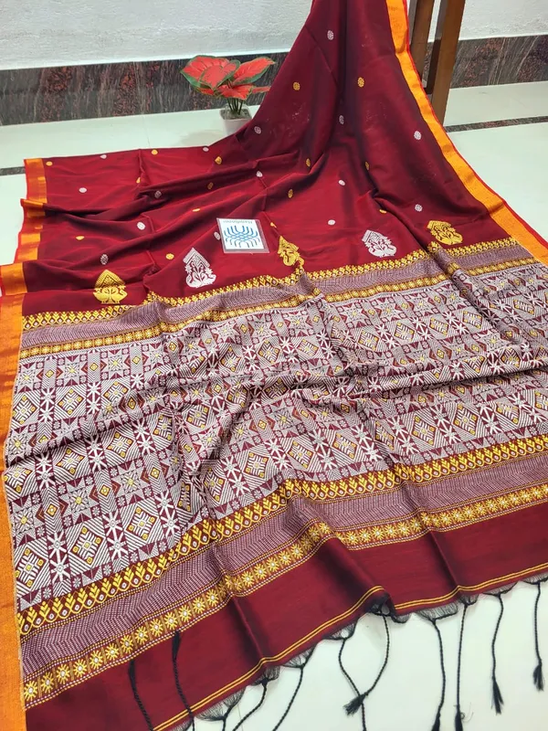 Maroon_cotton_Handloom_Woven_Ikat_Border_Saree_For_Women