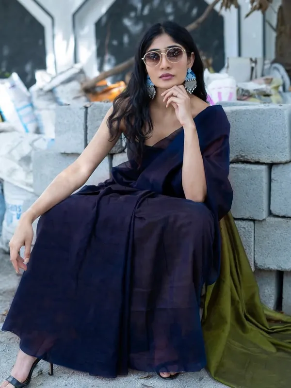 Navy_Blue_Handloom_Cotton_Plain_Saree_For_Women