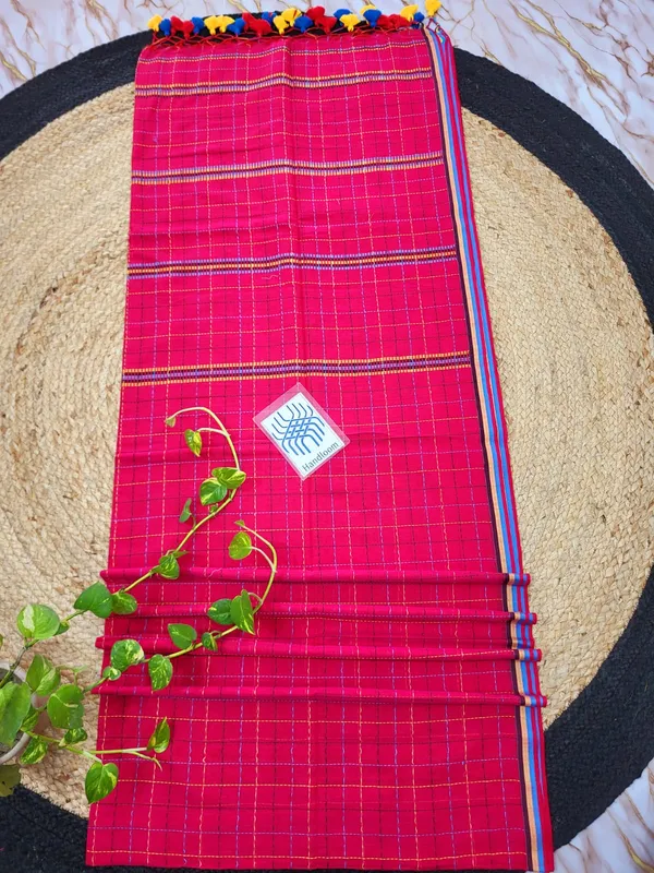 Pink_Handloom_Cotton_Checked_Pom_Pom_Border_Saree_For_Women