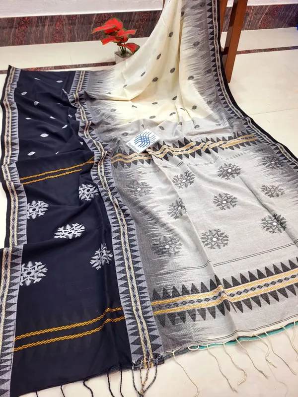 Black_And_Grey_Cotton_Handwoven_Geometric_Ethnic_Motif_Saree_For_Women