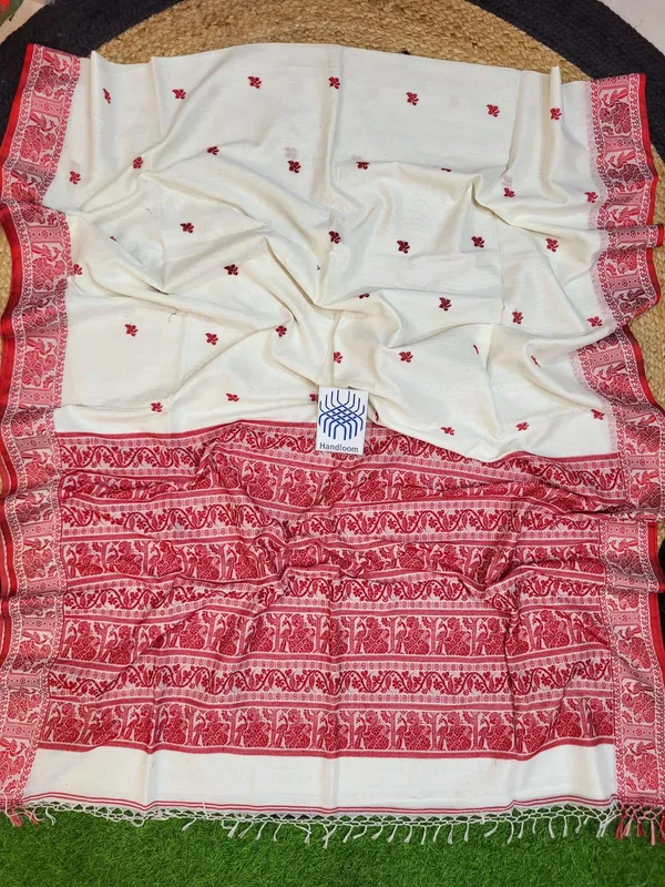 Off_White_Handloom_Cotton_Baluchuri_Elephant_Floral__Border_Saree_For_Women