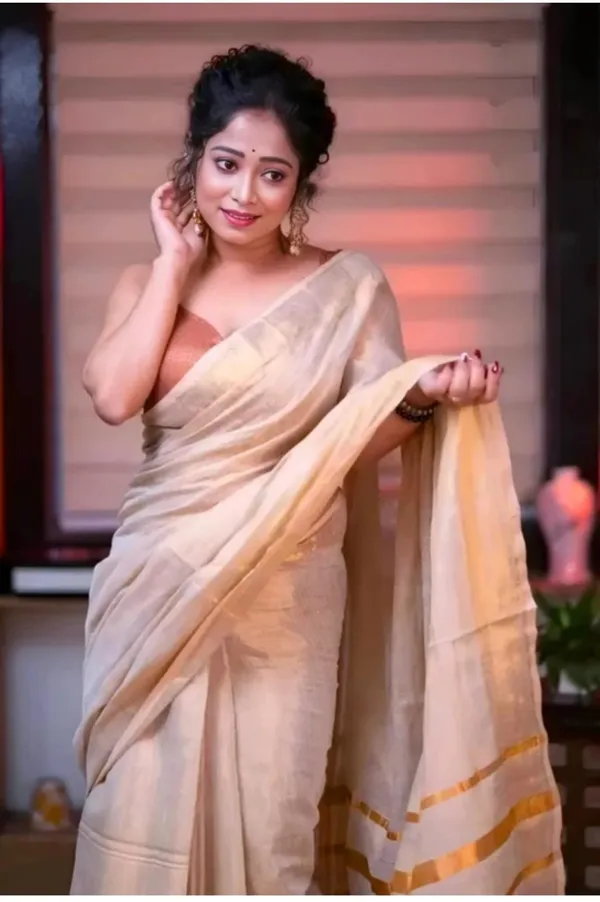 Off_White_Cotton_Kasavu_Gold_Zari_Border_Saree_For_Women