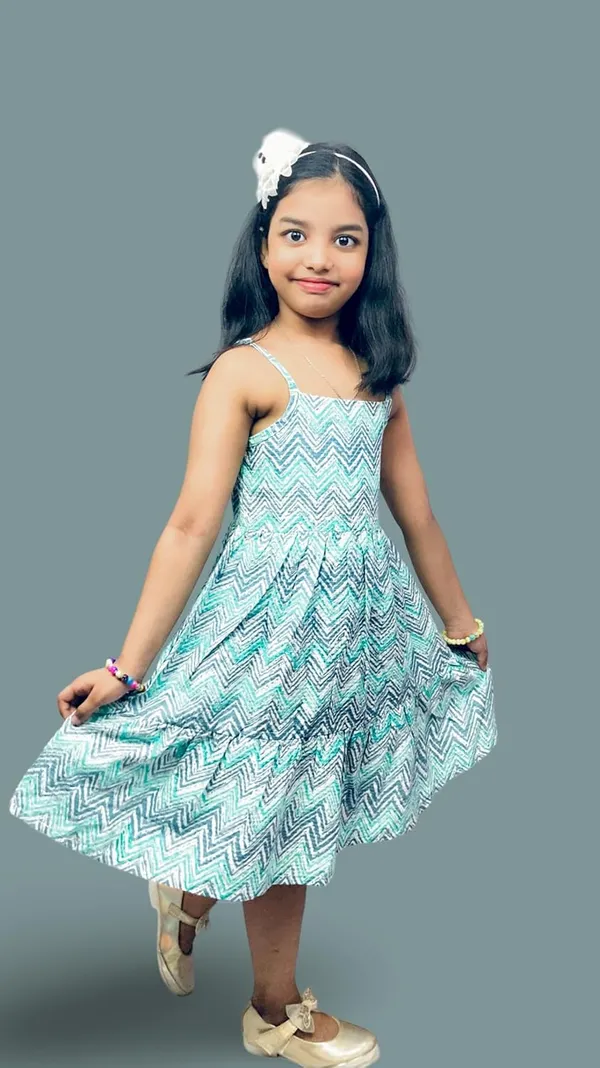 Green_Solid_Evening_Dress_For_Girls