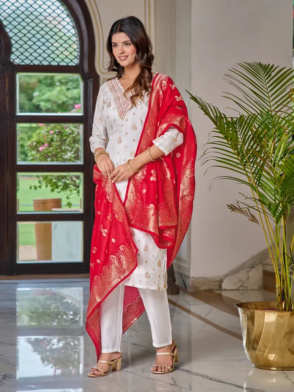 White_Ivory_Elegance_Embroidered_Kurti_with_Red_Dupatta_For_Women