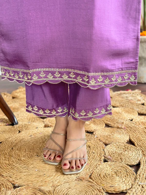 Lavender_Desingner_Embroidered_Kurti_Pant_Dupatta_For_Women