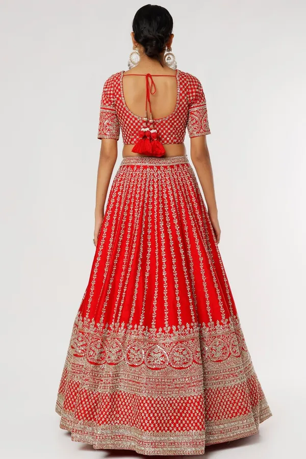 Red_Scarlet_Splendor:_Embroidered_Malae_Satin_Lehenga_Choli_Ensemble_For_Women