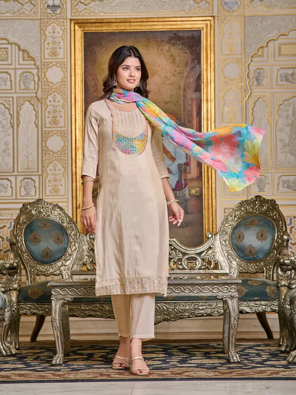 Vibrant_Vogue_Embroidered_Kurti_With_Pand_And_Dupatta_For_Women