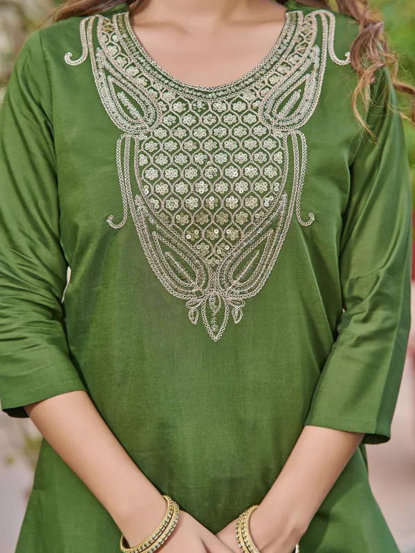 Graceful_Gleame_Embroidered_kurta_with_pant_and_dupatta_set