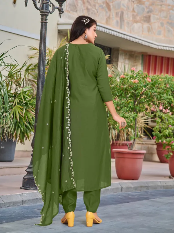 Graceful_Gleame_Embroidered_kurta_with_pant_and_dupatta_set