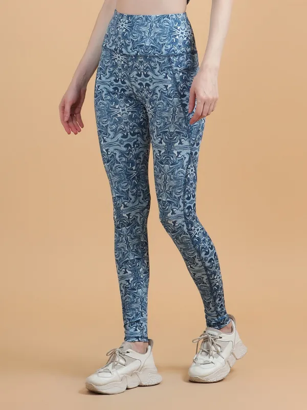 Blue_Lycra_Blend_Printed_Western_Sportswear_Gym_Tights_For_Women