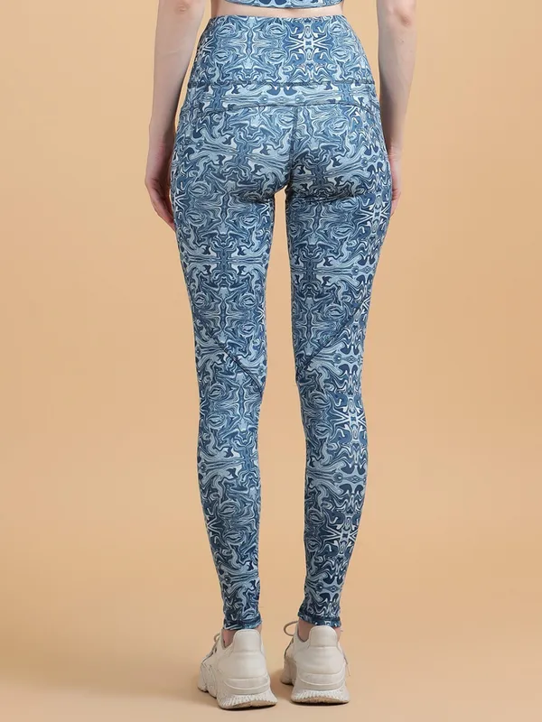 Blue_Lycra_Blend_Printed_Western_Sportswear_Gym_Tights_For_Women